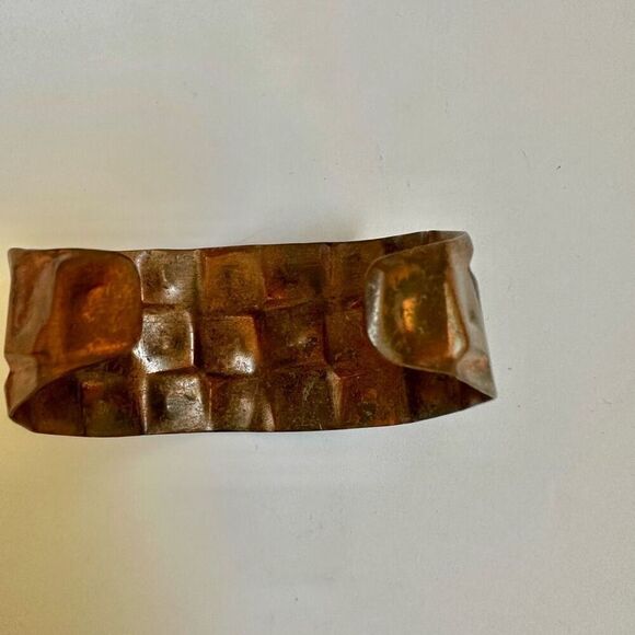 Geometric copper cuff bracelet - Picture 6 of 10